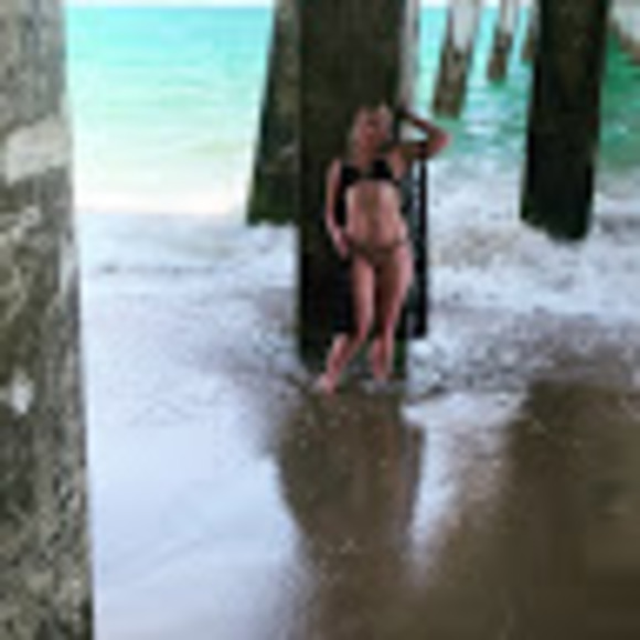 Meet your Posher, Molly - Picture 2 of 5